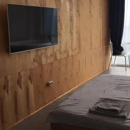 первая линия Apartamento *