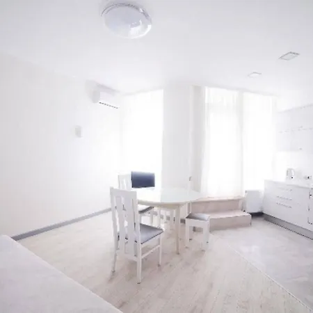 Apartment первая линия *