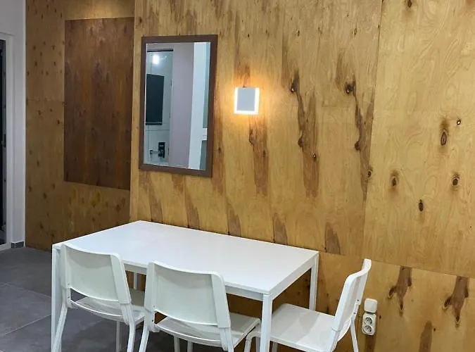 первая линия Apartamento *