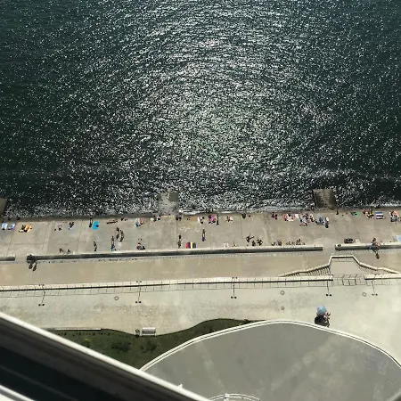 первая линия 公寓